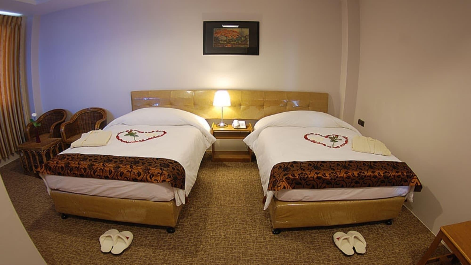 Holiday Hotel Yangon Exterior photo