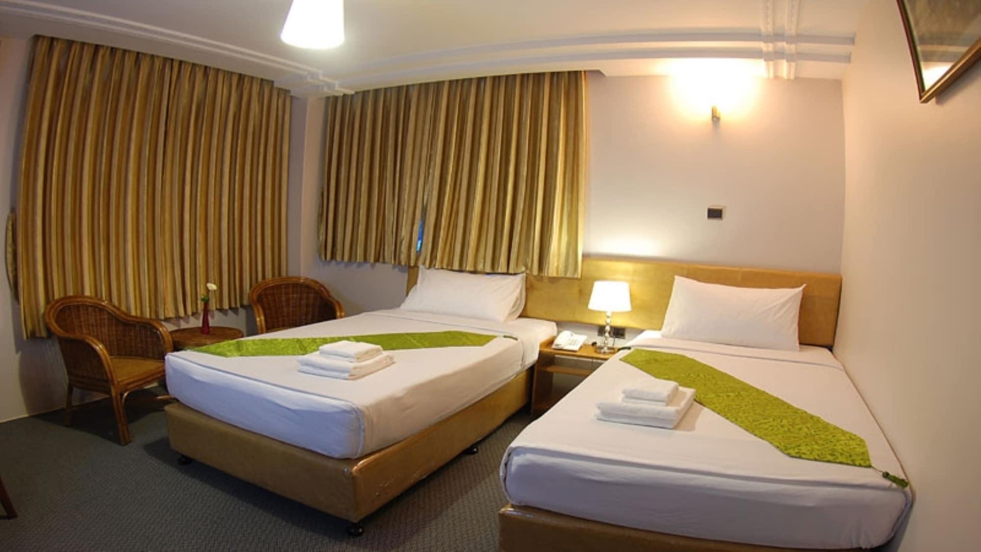 Holiday Hotel Yangon Exterior photo
